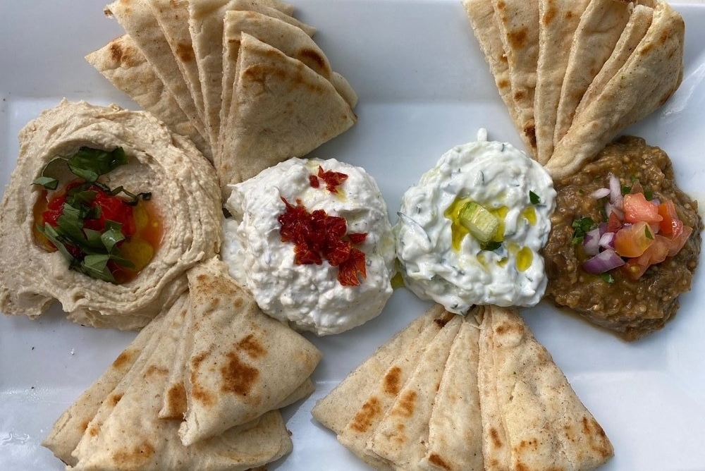 pita bread and hummus from Dio Modern Mediterranean in Tampa