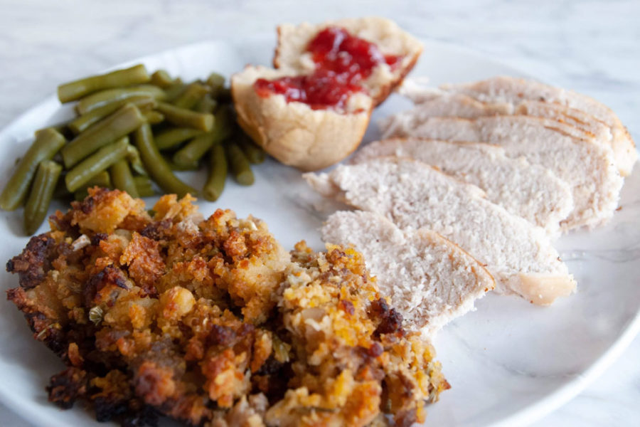 Green beans, a roll, turkey, and stuffing from Mom's Place