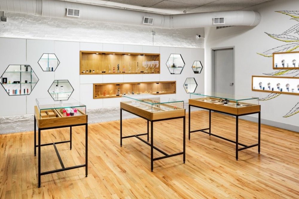 THC-infused and Weed-Friendly Bars and Restaurants in Chicago - Center St Dispensary Big Cheef Weed Bar