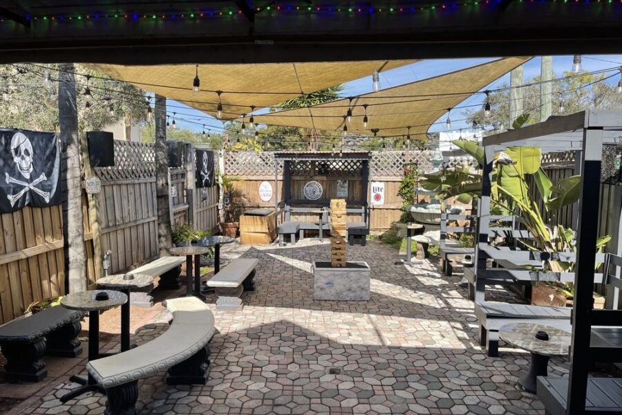 outside area at city side lounge in tampa fl