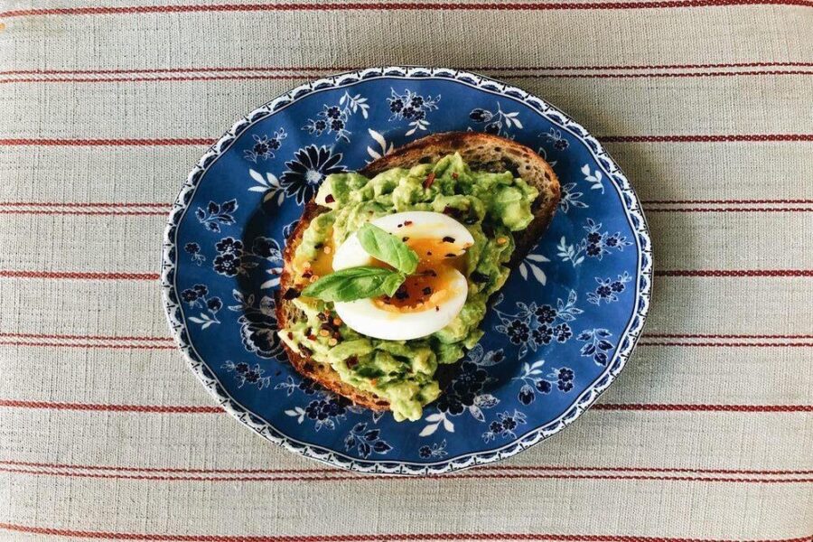 avocado toast from the allis in chicago