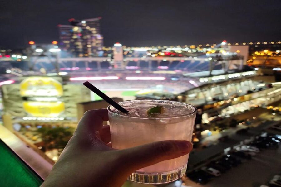 cocktail from altitude sky lounge in San Diego